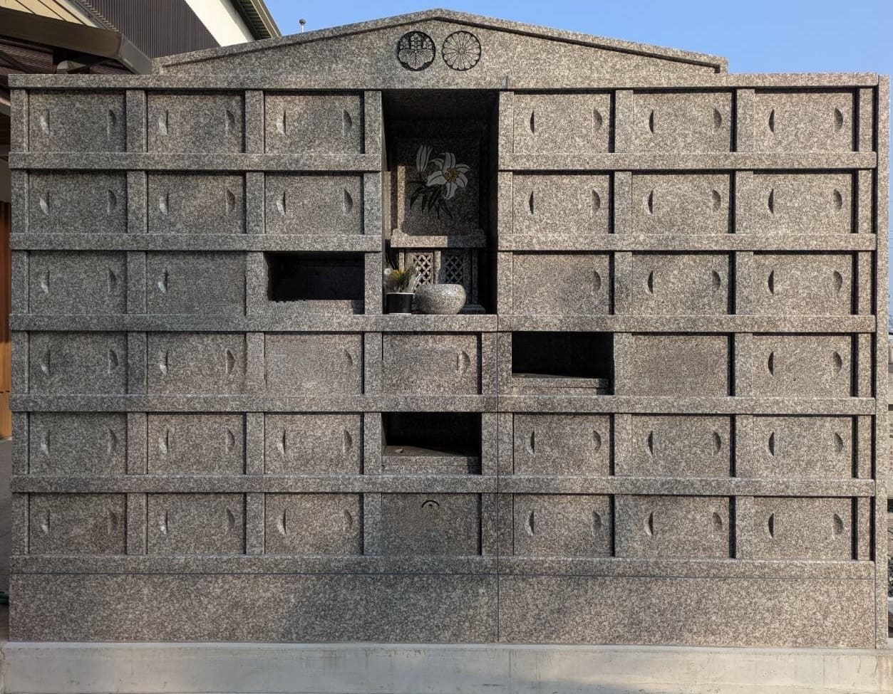 屋外納骨壇完成